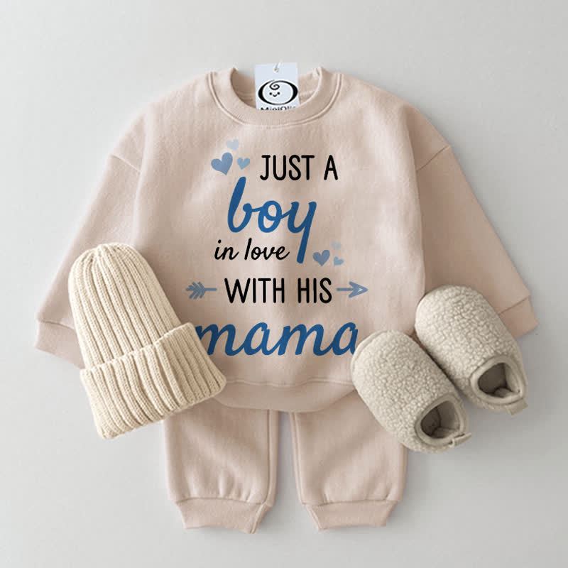 „JUST A BOY IN LOVE WITH HIS MAMA“ Baby Beige Sweatshirt 2-teiliges Set - Beige - 2-3J - image 1
