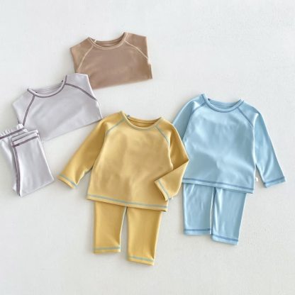 Baby Kleinkind - Schlafanzug Set mit Kontrastnähten, 2-teilig - image 1