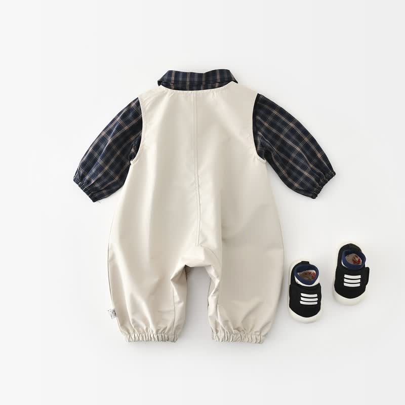 Baby Kleinkind in Marineblau mit Plaid oder Latzhose mit Bär - image 2