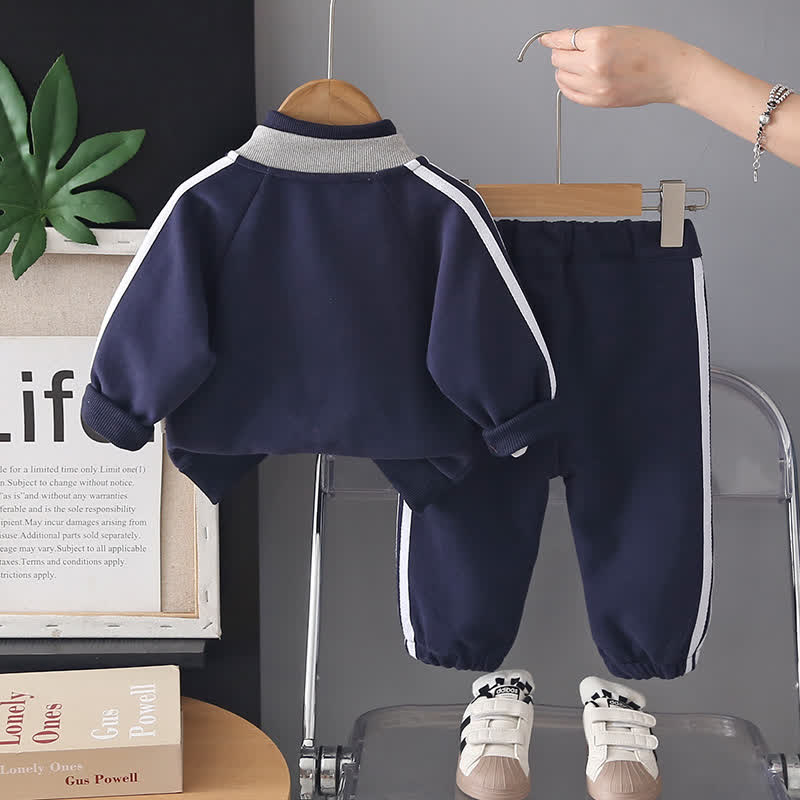 2-teiliges Set aus Baby Bär Jacke mit Bärenaufnäher und Jogginghose - image 4