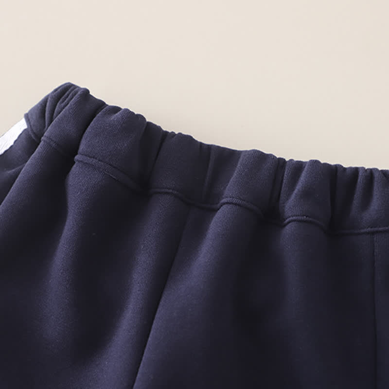 2-teiliges Set aus Baby Bär Jacke mit Bärenaufnäher und Jogginghose - image 10