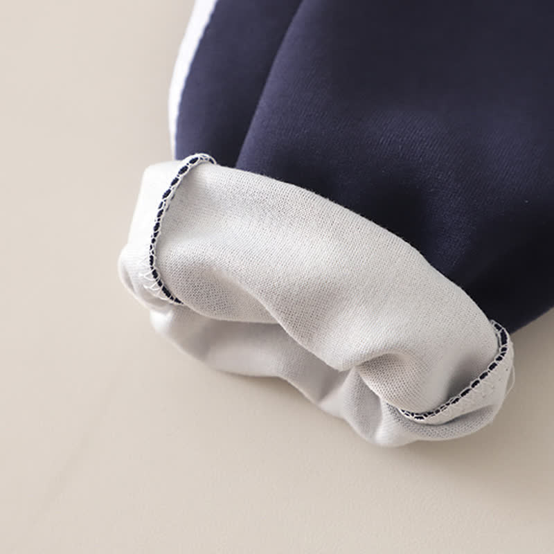 2-teiliges Set aus Baby Bär Jacke mit Bärenaufnäher und Jogginghose - image 13