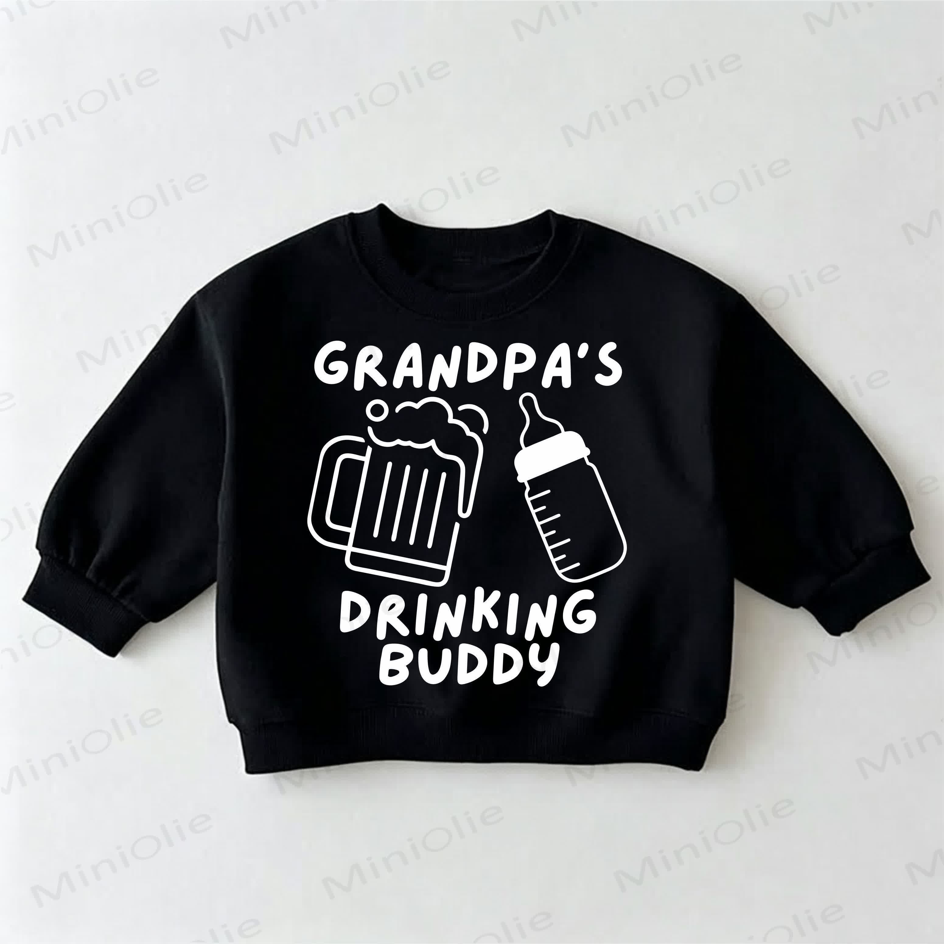 GRANDPA'S DRINKING BUDDY – Baby Kleinkind -Bierfütterer – Schwarz Sweatshirt - Schwarz - 3-5J - image 1