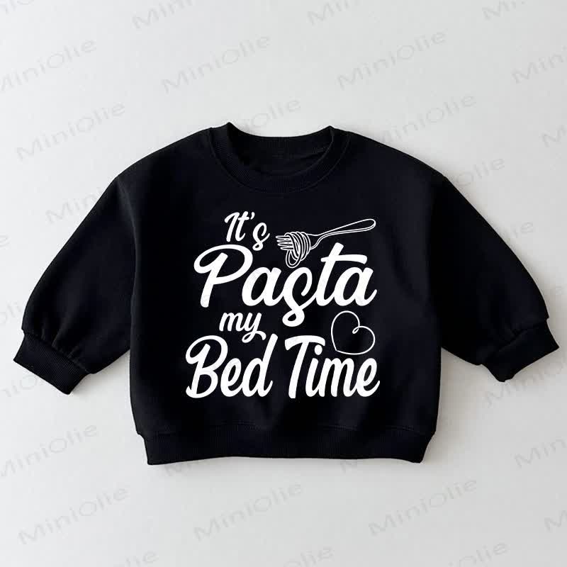 IT'S PASTA MY BED TIME! Baby Kleinkind Sweatshirt mit Herz , Schwarz - Schwarz - 3-5J - image 1