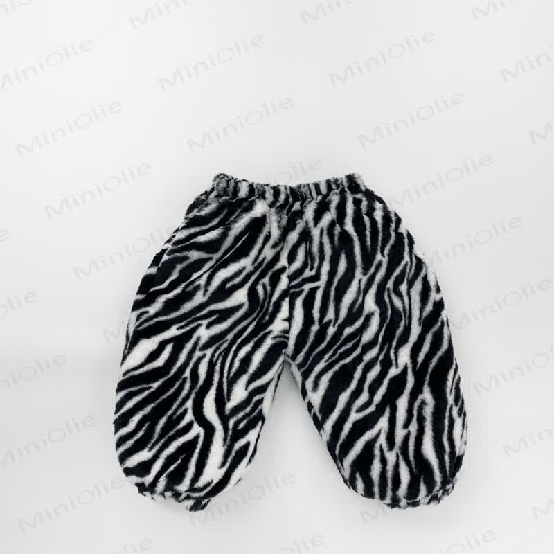 Vlies Jogginghose für Baby und Kleinkind mit Leopardenmuster / Hose mit Zebramuster (Schwarz weiß)  - Schwarz -weißes Zebramuster - 6-7.5T - image 5