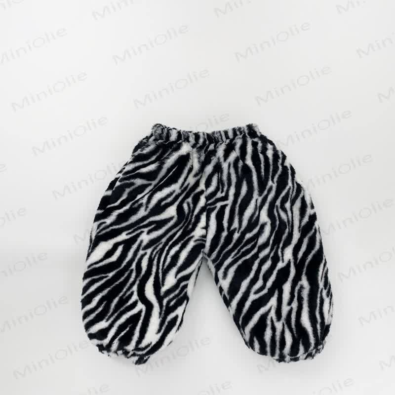 Vlies Jogginghose für Baby und Kleinkind mit Leopardenmuster / Hose mit Zebramuster (Schwarz weiß)  - Schwarz -weißes Zebramuster - 6-7.5T - image 5