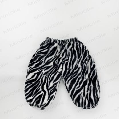 Vlies Jogginghose für Baby und Kleinkind mit Leopardenmuster / Hose mit Zebramuster (Schwarz weiß)  - Schwarz -weißes Zebramuster - 6-7.5T - image 5