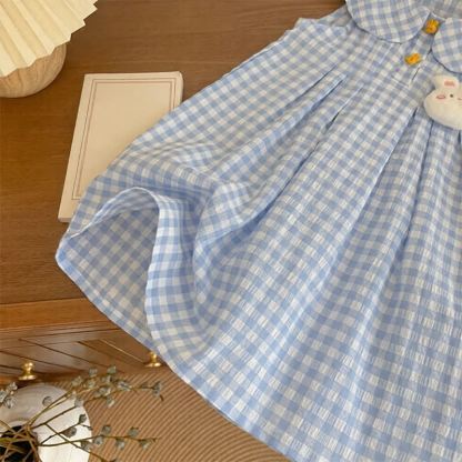 Ärmelloses Kleid für Kleinkindermädchen in Blau mit Gingham und Hase - image 4