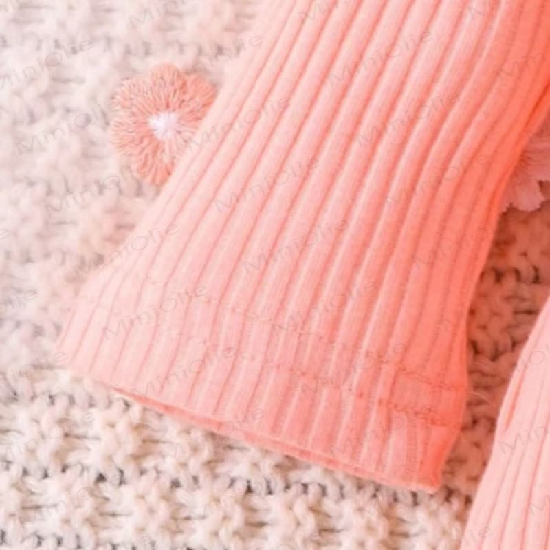 Baby mit Schleife, Kleid und fliegenden Ärmeln - image 5