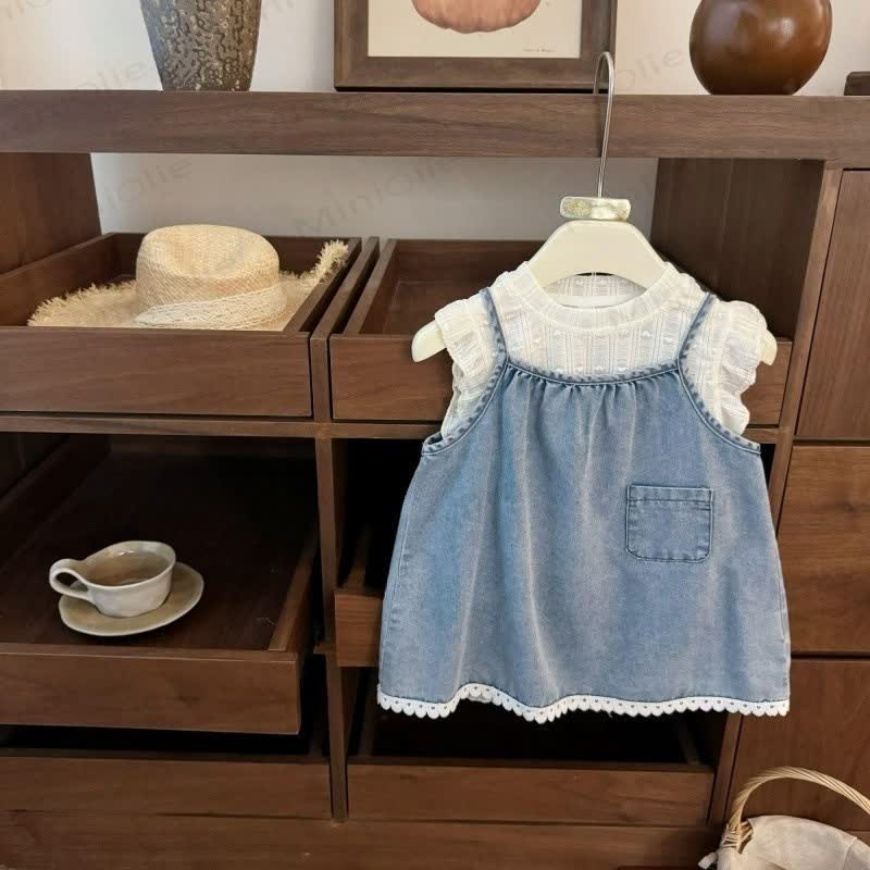 2-teiliges Set aus Jeans- Kleid und weißem Tanktop für Kleinkind-Mädchen - image 4