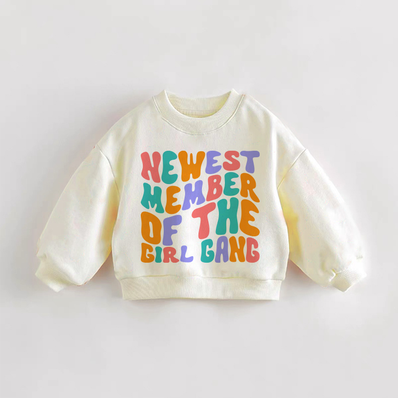 NEWEST MEMBER OF THE GIRL GANG Baby Kleinkind Creme Sweatshirt - Creme - 3-5J - image 1