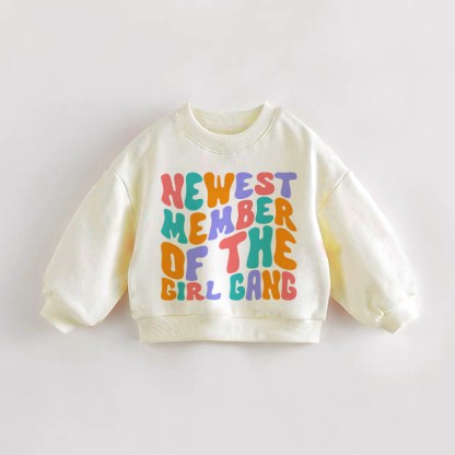 NEWEST MEMBER OF THE GIRL GANG Baby Kleinkind Creme Sweatshirt - Creme - 3-5J - image 1