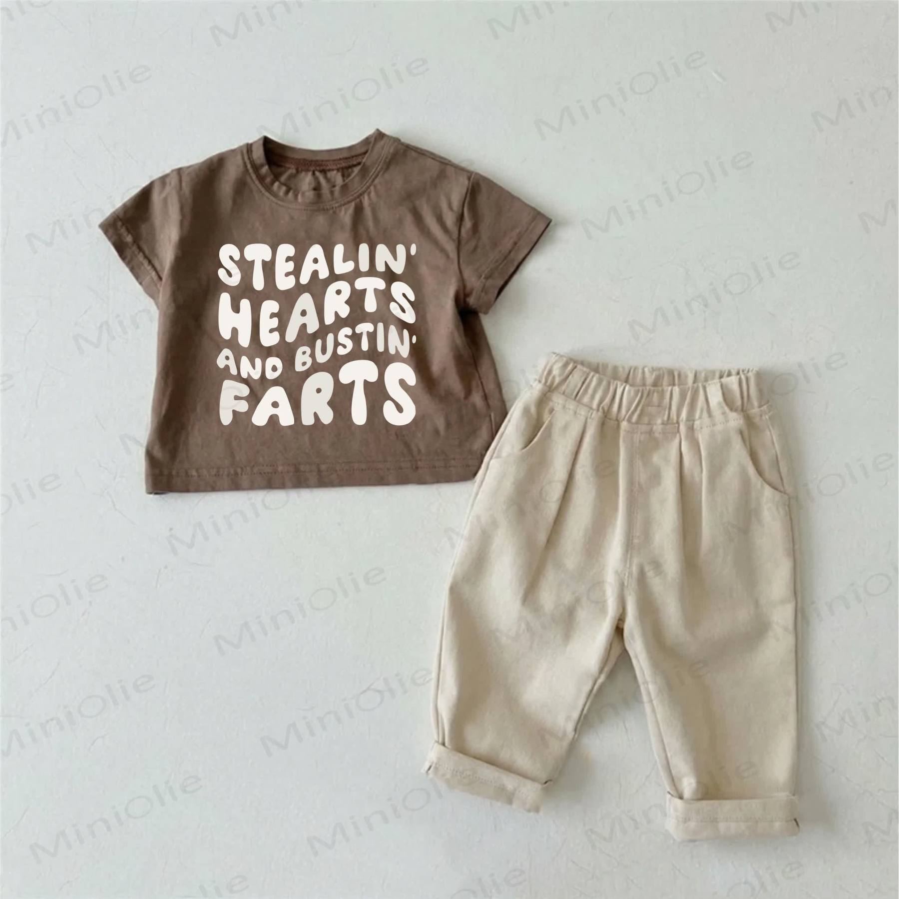 STEALIN' HEARTS AND BUSTIN' FARTS Baby Brown T-Shirt und Beige Hose 2-teiliges Set - Braun - 2-3J - image 1
