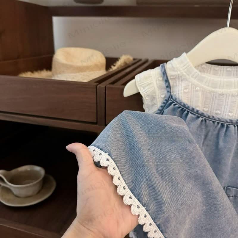 2-teiliges Set aus Jeans- Kleid und weißem Tanktop für Kleinkind-Mädchen - image 6