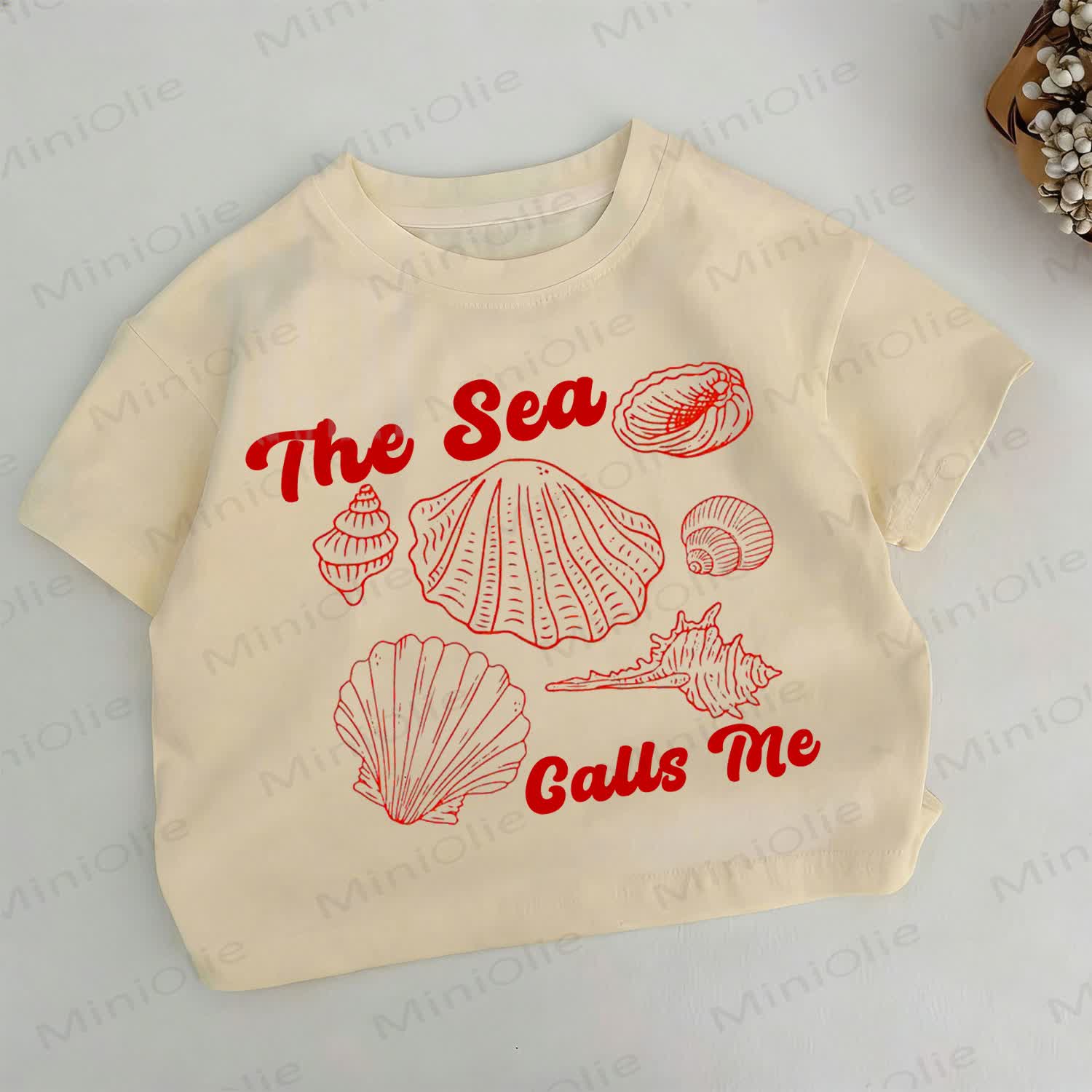 THE SEA CALLS ME Kleinkind -T-Shirt mit Muschelmuster, Khaki - Khaki - 6-7J - image 1