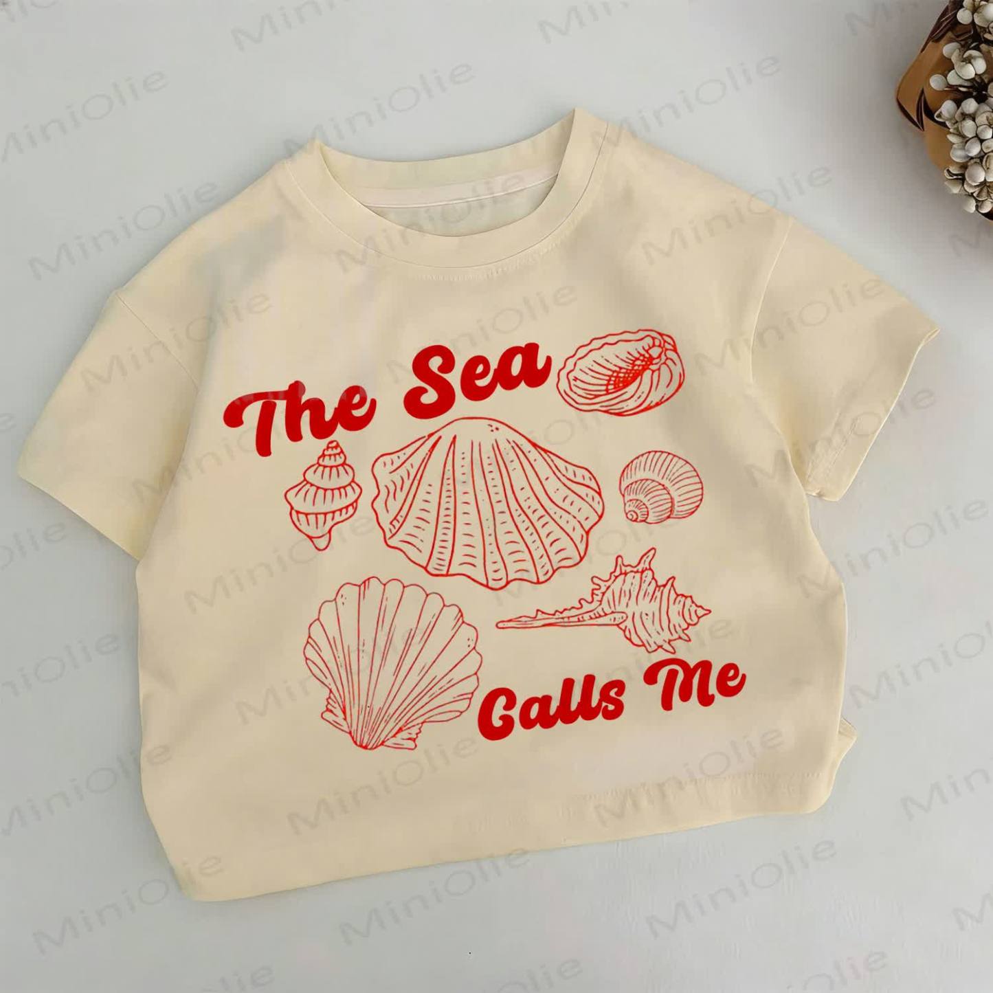 THE SEA CALLS ME Kleinkind -T-Shirt mit Muschelmuster, Khaki - Khaki - 6-7J - image 1