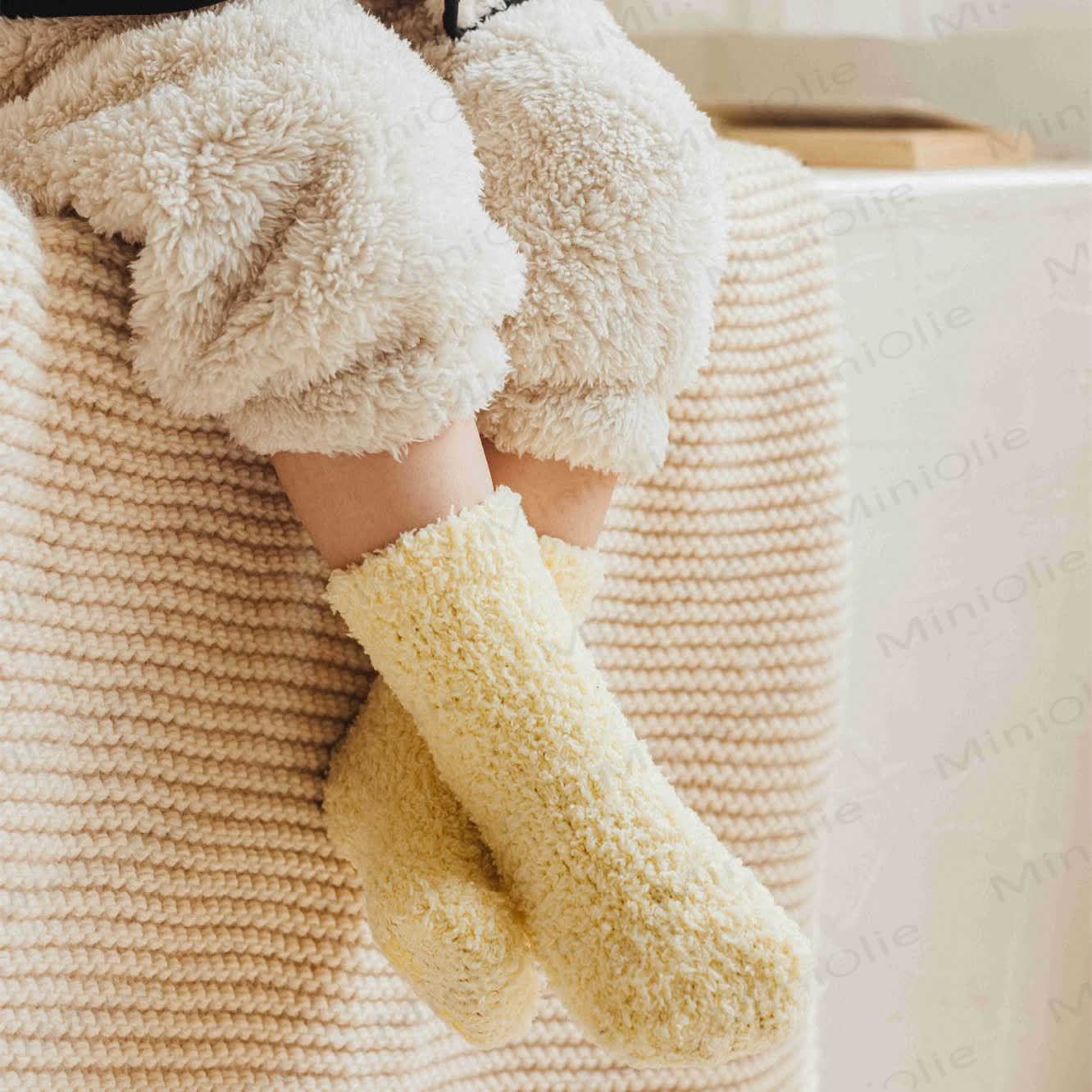 Einfarbige Fleece-Bodensocken für Babys - image 16