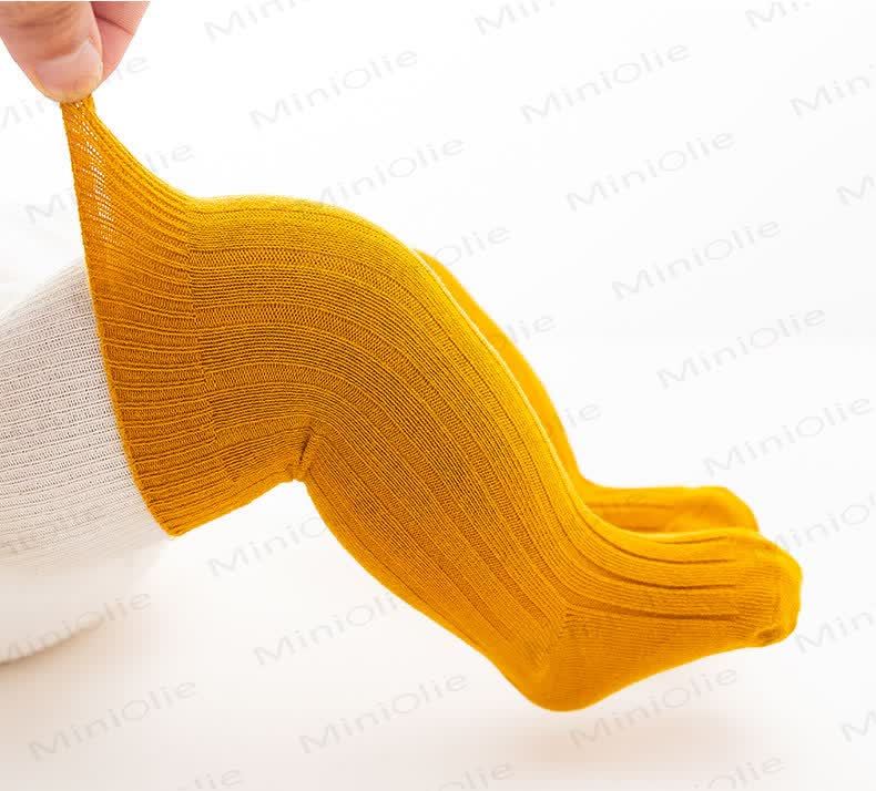 Einfarbige Socken für Babys und Kleinkinder - image 10