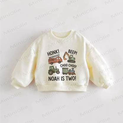 HONK! BEEP! CHOO CHOO! NOAH IS TWO! Baby - Sweatshirt mit Bagger -Print - Creme - 3-5J - image 1