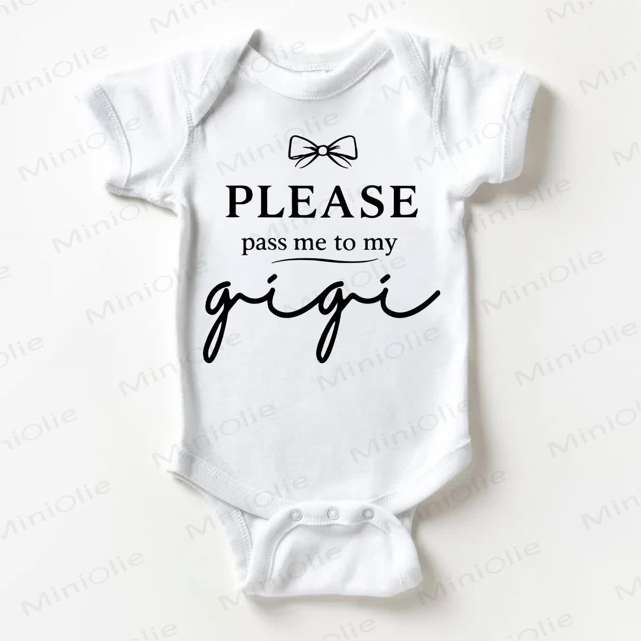 PLEASE PASS ME TO MY GIGI Baby Bodysuit in Weiß - Weiß - 18-24M - image 1