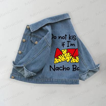 DO NOT KISS ME IF I'M NACHO BABY – Jeansjacke mit Denim -Print für Kleinkind - Blau - 10-11J - image 1