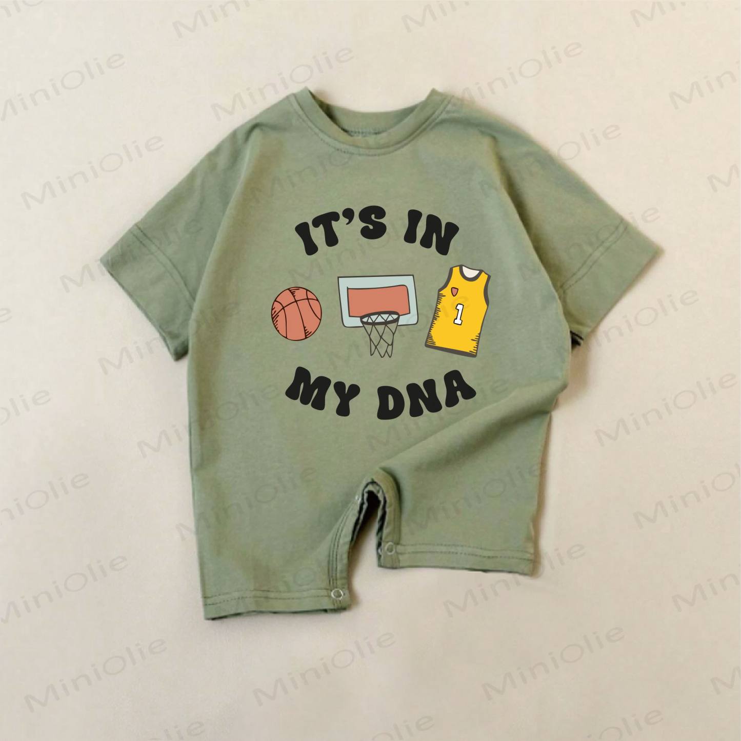 IT'S IN MY DNA Baby Strampler mit Basketballmuster - Grün - 18-24M - image 1