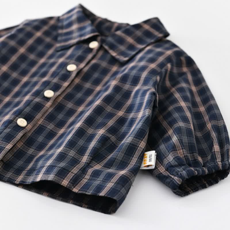 Baby Kleinkind in Marineblau mit Plaid oder Latzhose mit Bär - image 8