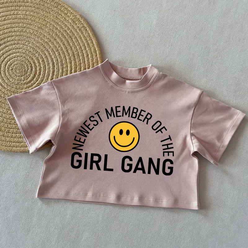 NEWEST MEMBER OF THE GIRL GANG Baby Lächelnd Gesicht Sommer Freizeit T-Shirt - Rosa - 2-3J - image 3