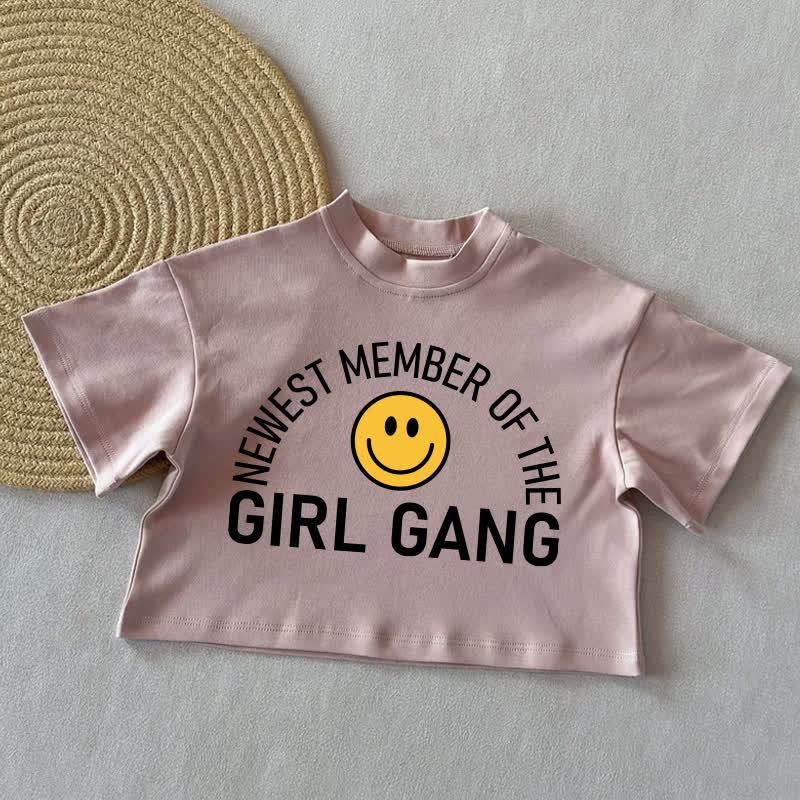 NEWEST MEMBER OF THE GIRL GANG Baby Lächelnd Gesicht Sommer Freizeit T-Shirt - Rosa - 2-3J - image 3