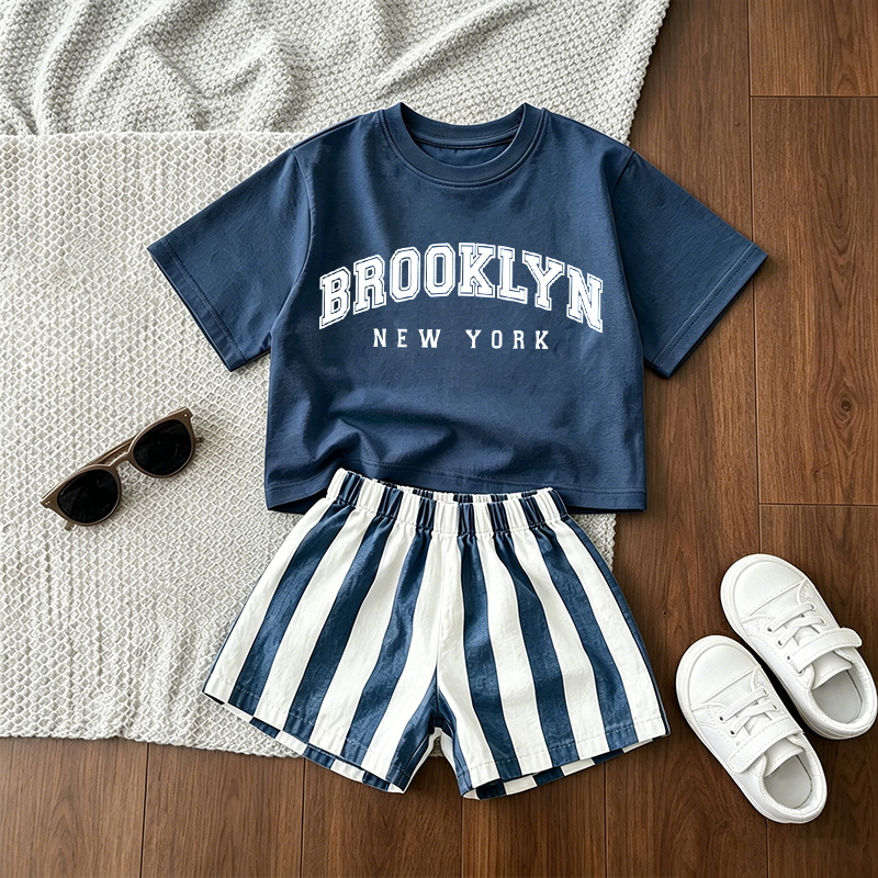 BROOKLYN NEW YORK Baby Blau T-Stück und Streifen Shorts 2-teiliges Set - Blau - 3-5J - image 1