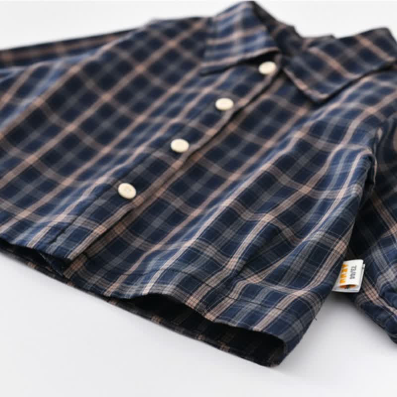 Baby Kleinkind in Marineblau mit Plaid oder Latzhose mit Bär - image 9