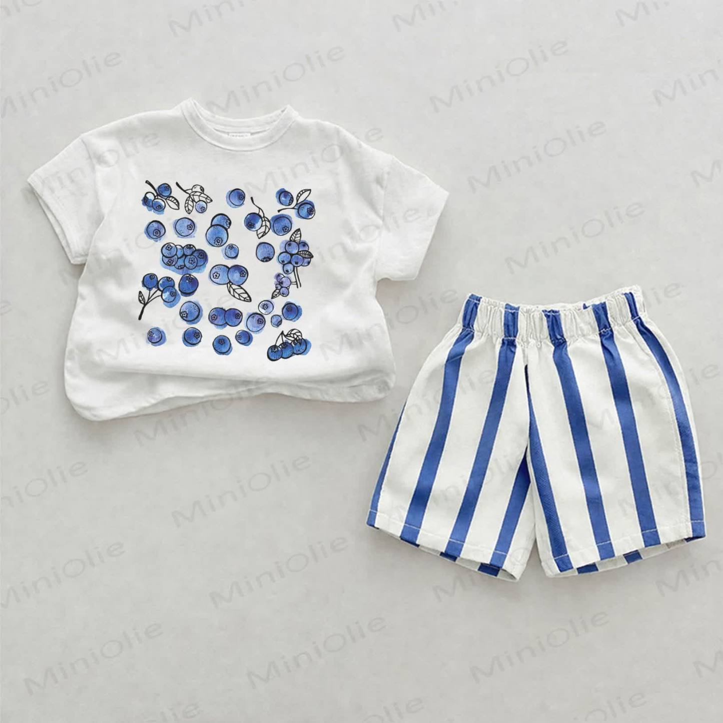 Baby Shorts Set mit Blau Blaubeermuster und vertikalen Streifen - Weiß & Blau - 2-3J - image 1