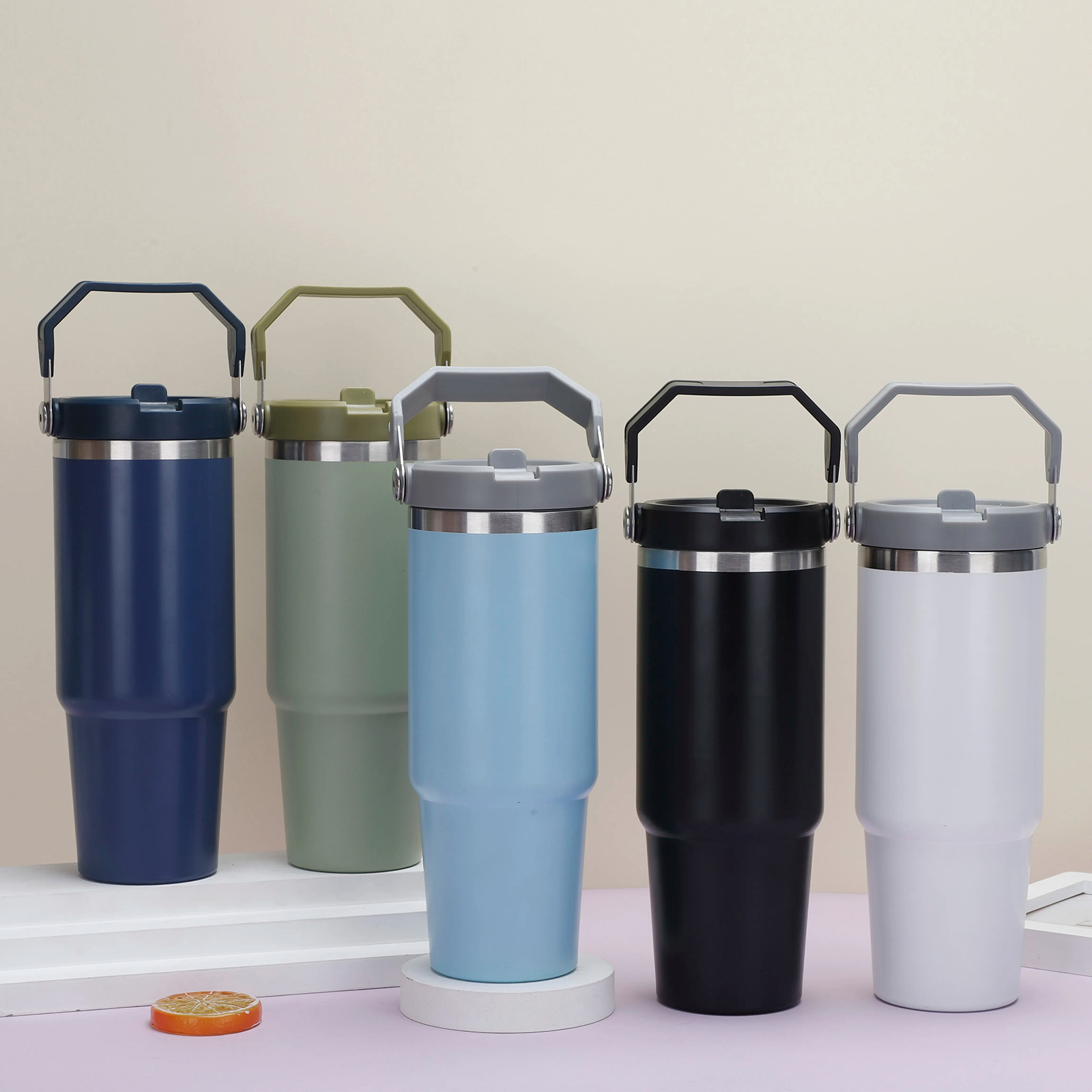 30oz Travel Tumbler with Handle and Flip Straw Lid, Leak Proof Vacuum Insulated Stainless Steel Travel Water Bottle, Fit in Car Cup Holder