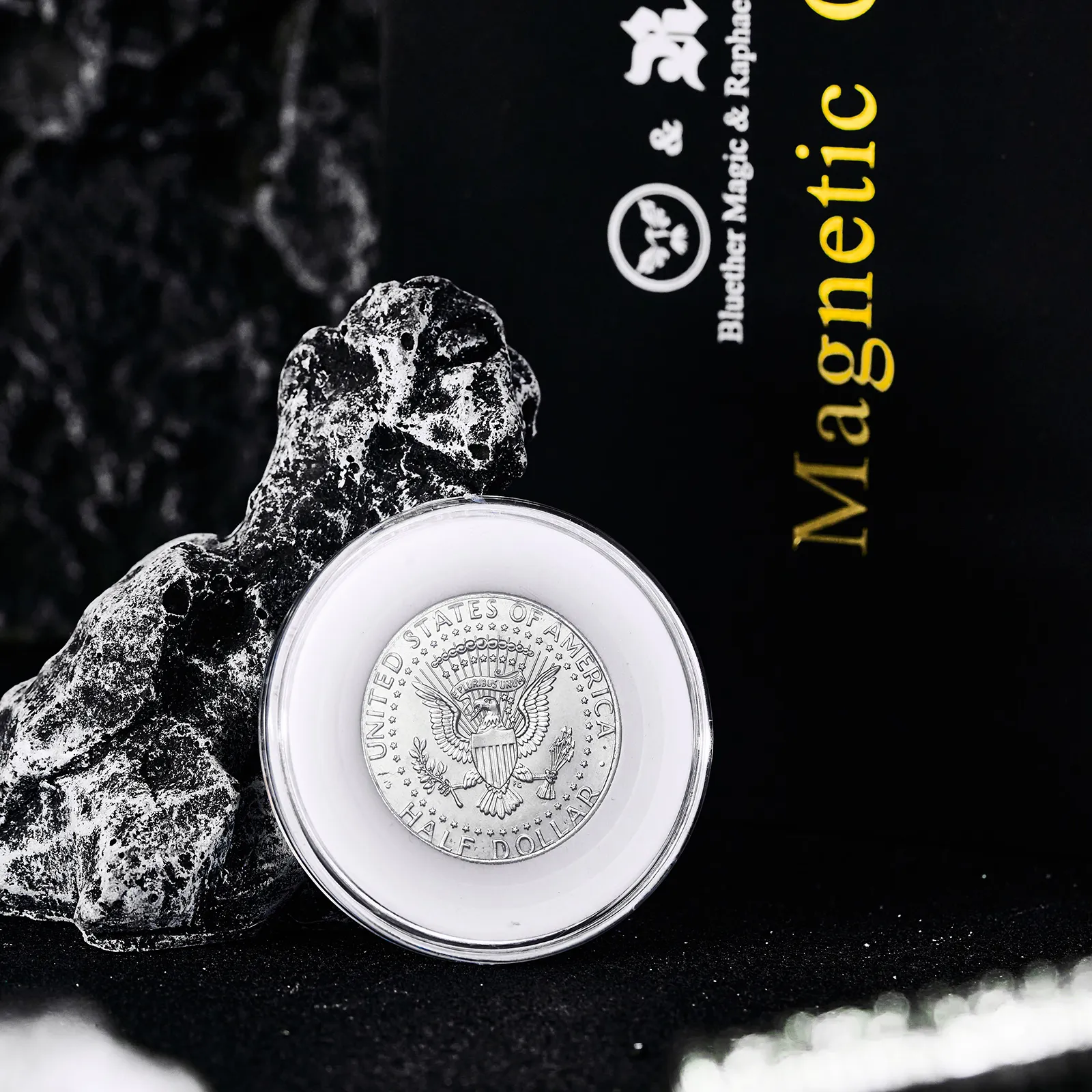Magnetic Coin by Bluether Magic and Raphael
