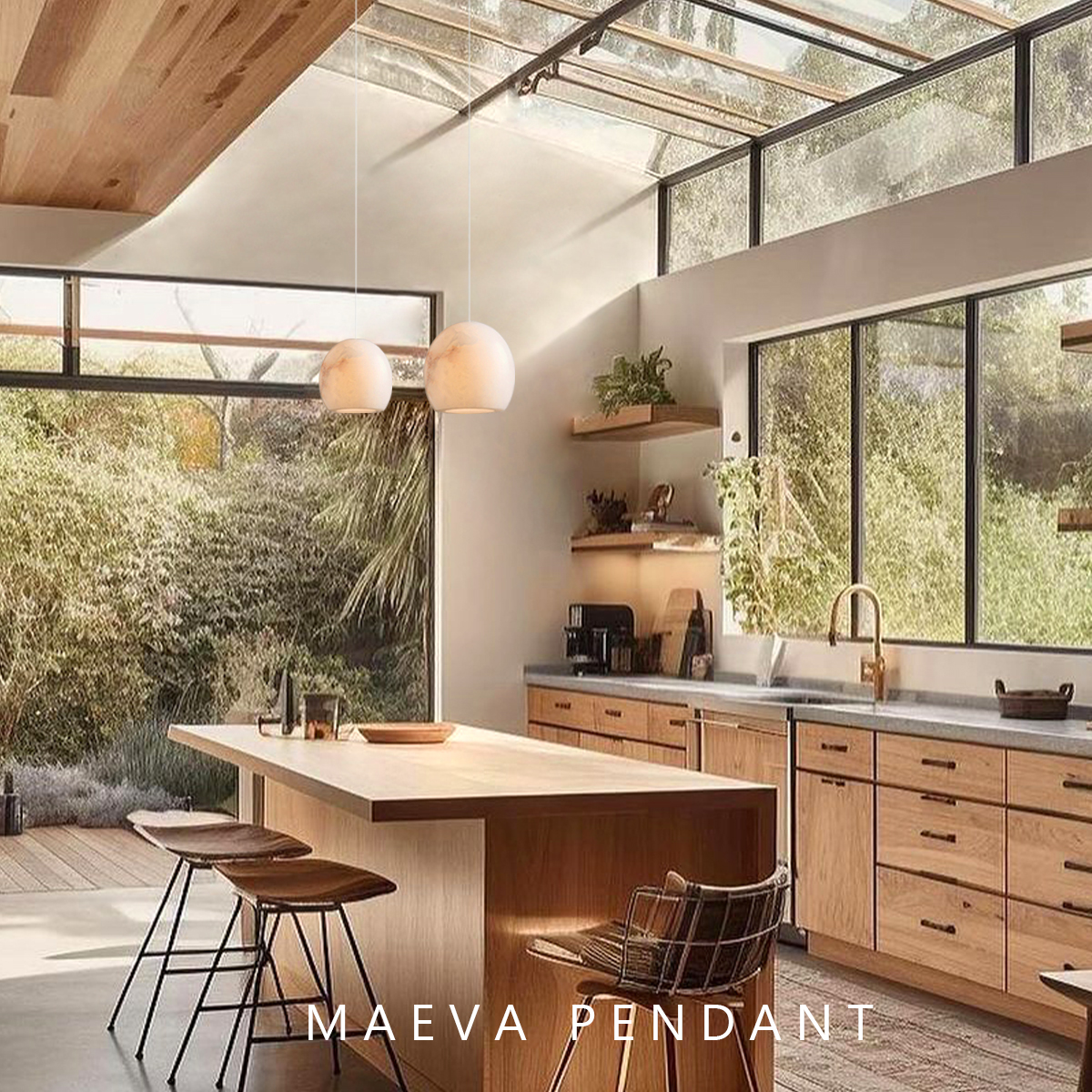 Alabaster Maeva Pendant