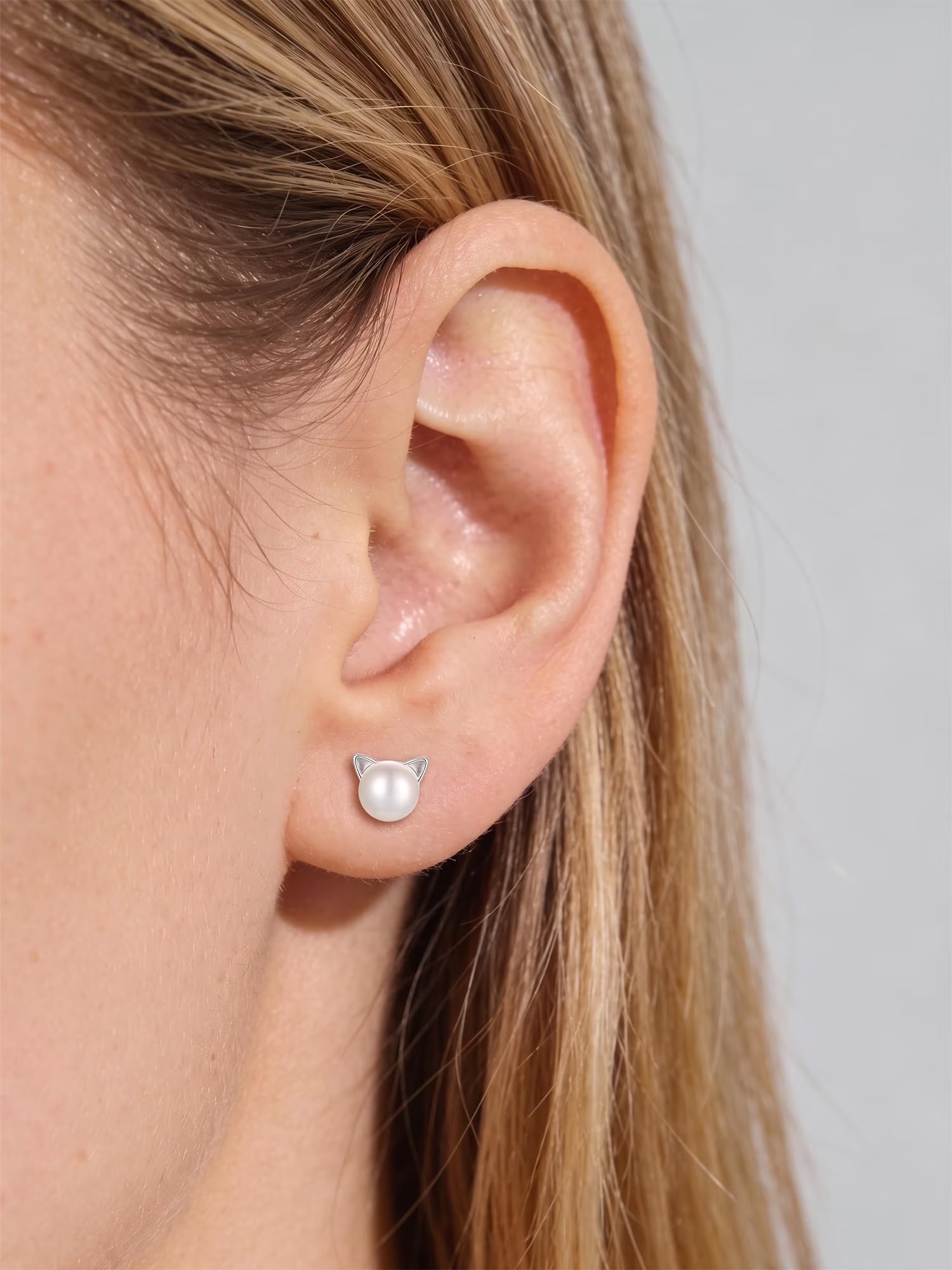 ChicSilver Pearl Earrings for Women 4mm Freshwater Cultured White Button Pearl Stud Earrings 925 Sterling Silver