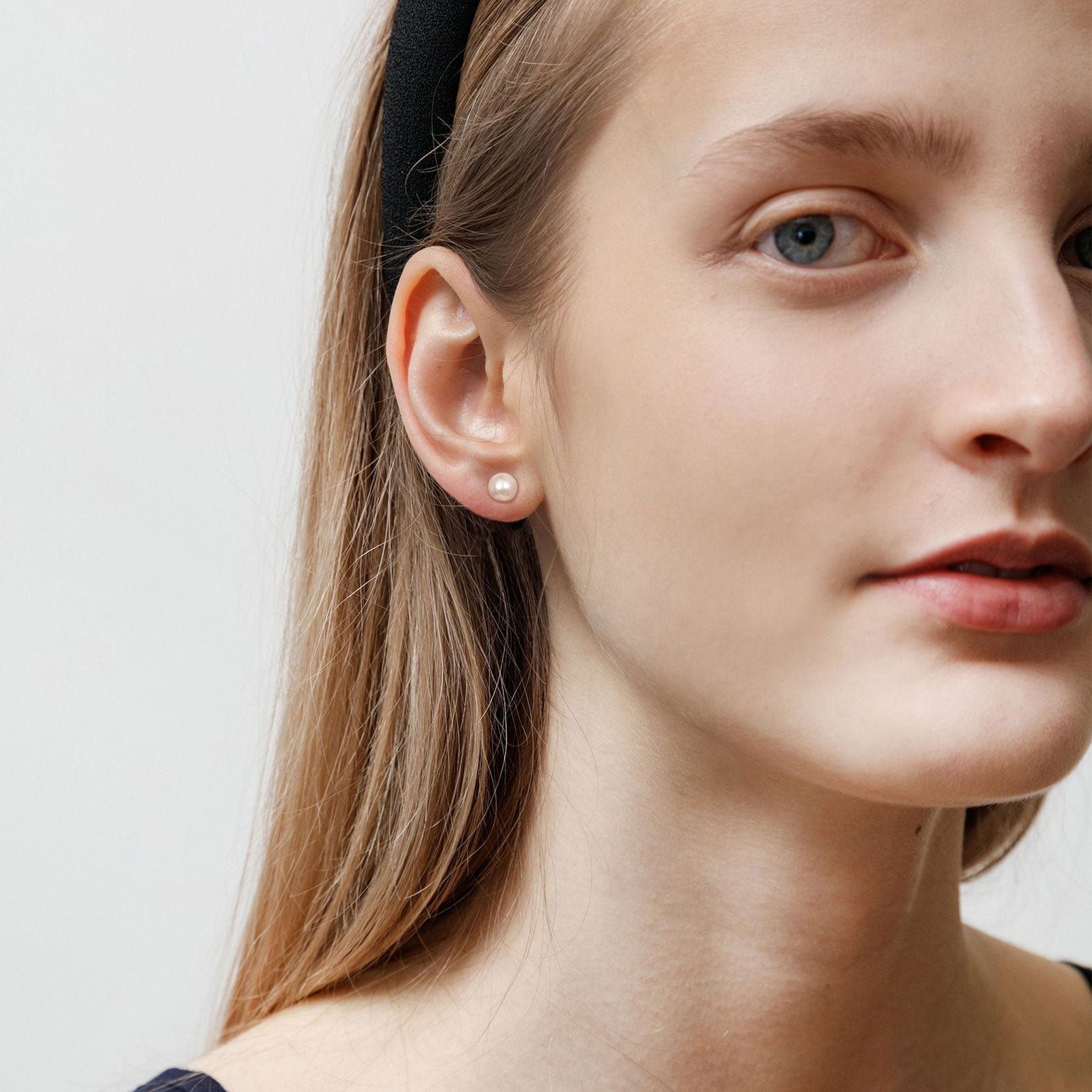 ChicSilver Pearl Earrings for Women 4mm Freshwater Cultured White Button Pearl Stud Earrings 925 Sterling Silver