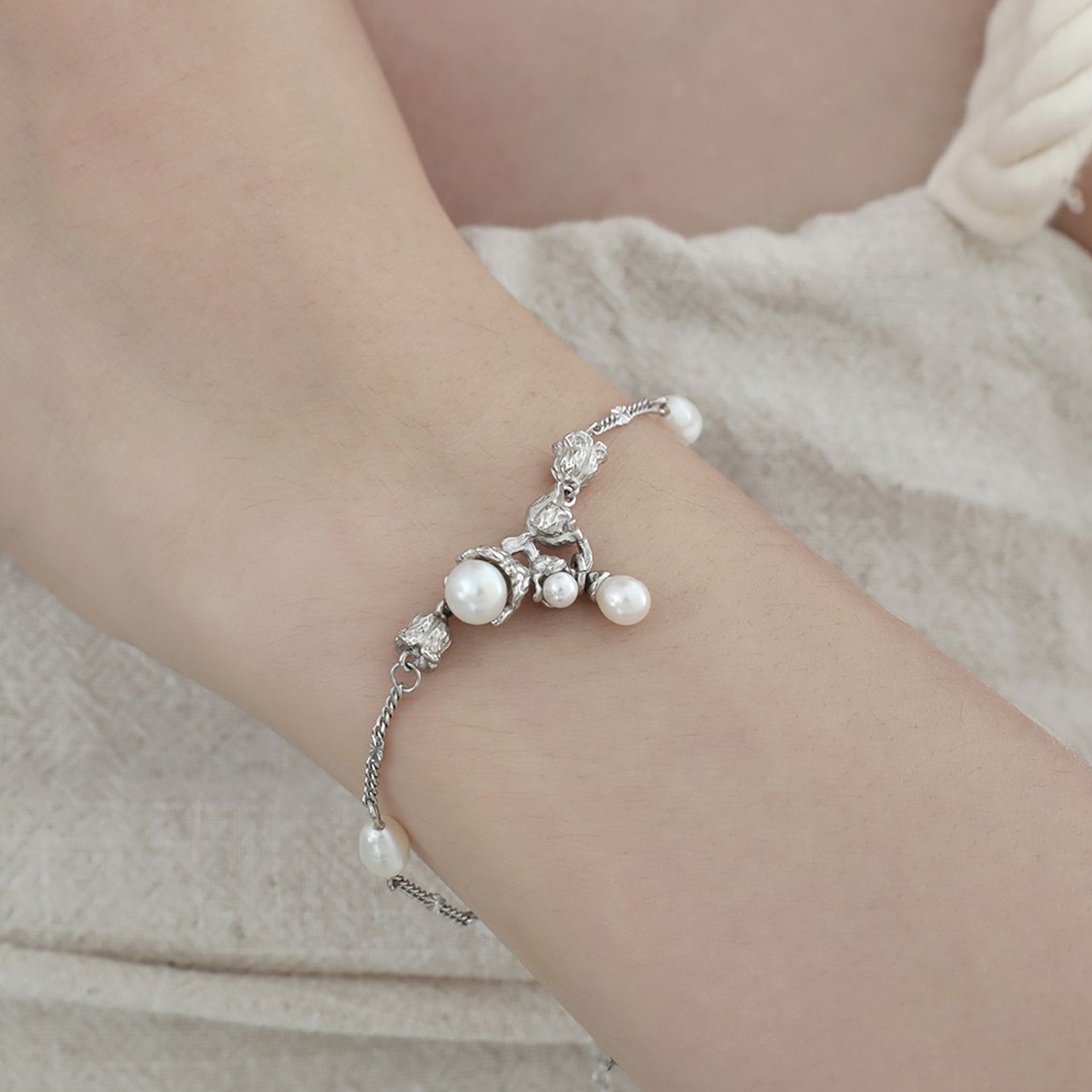 Silver Pearl Flower Bracelet | Jentle Jewelry