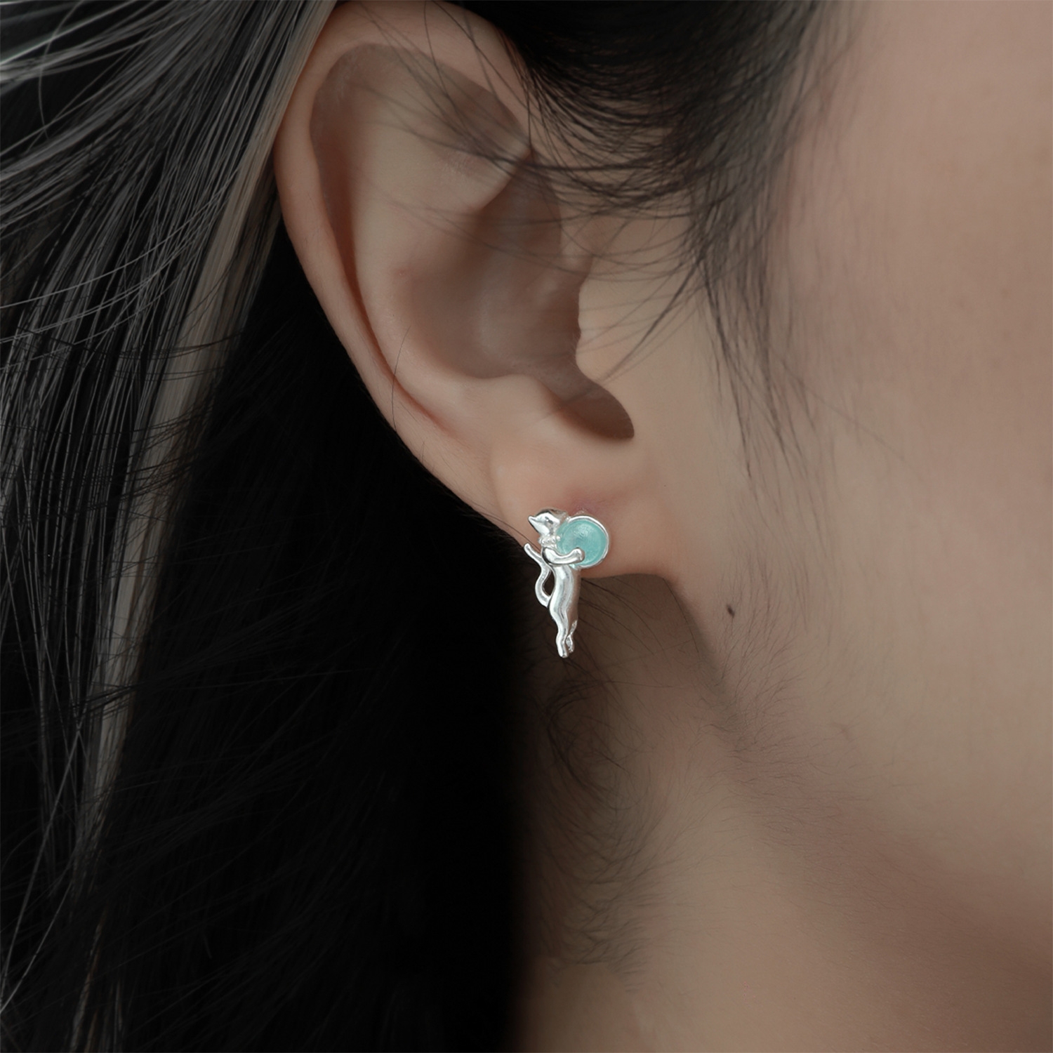 Everyday Silver Cat Earrings Minimal Style | Jentle Jewelrys