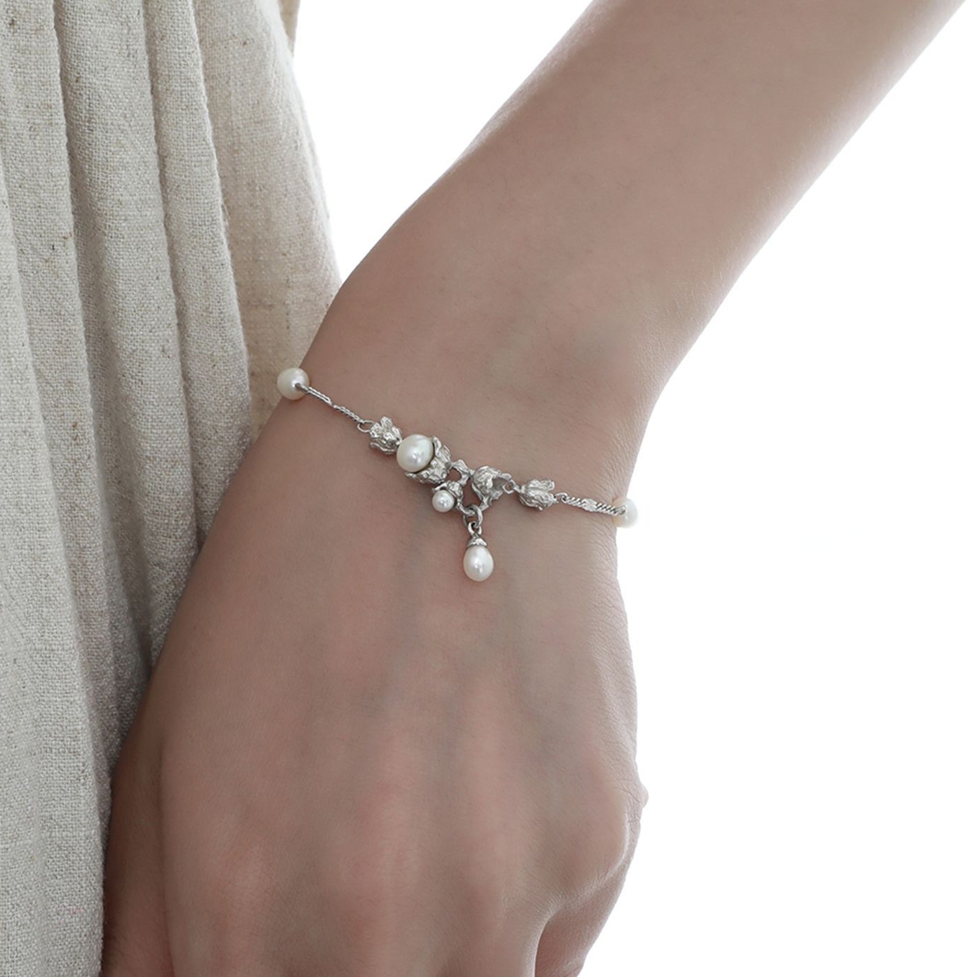 Silver Pearl Flower Bracelet | Jentle Jewelry