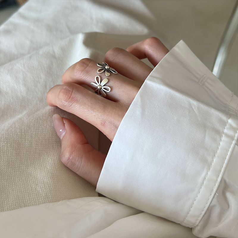 Daisy Silver Ring | Jentle Jewelry