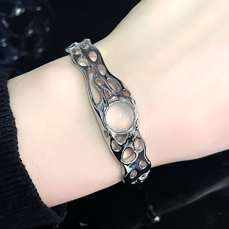 Silver Bangle | Jentle Jewelry 