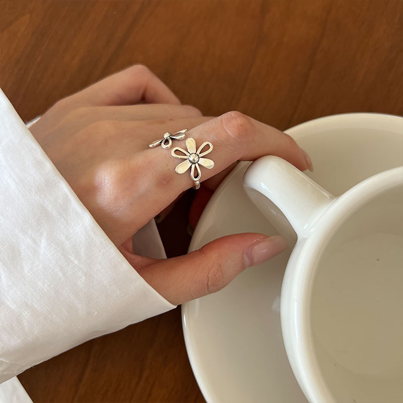 Daisy Silver Ring | Jentle Jewelry