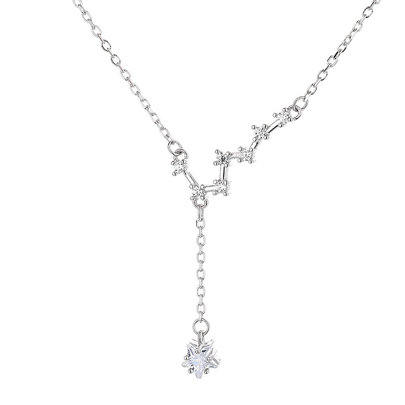 Dara N°2 Necklace Silver with dangling star pendant