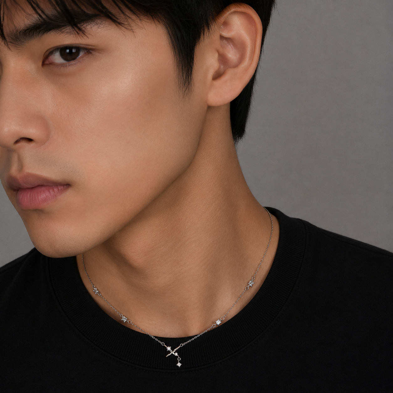 Starla N°2 Necklace worn by a male model
