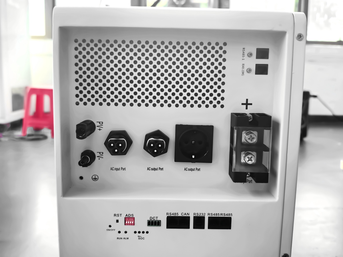 LiFePO4 Battery Communication Ports
