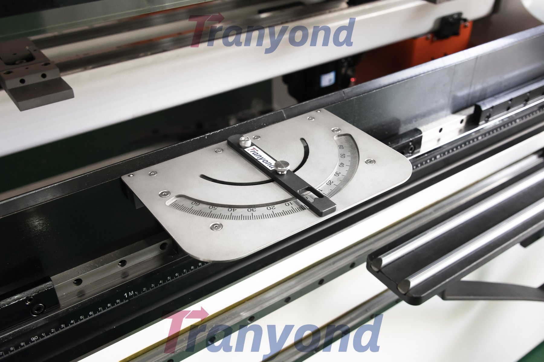 Magnetic squaring arm for press brake