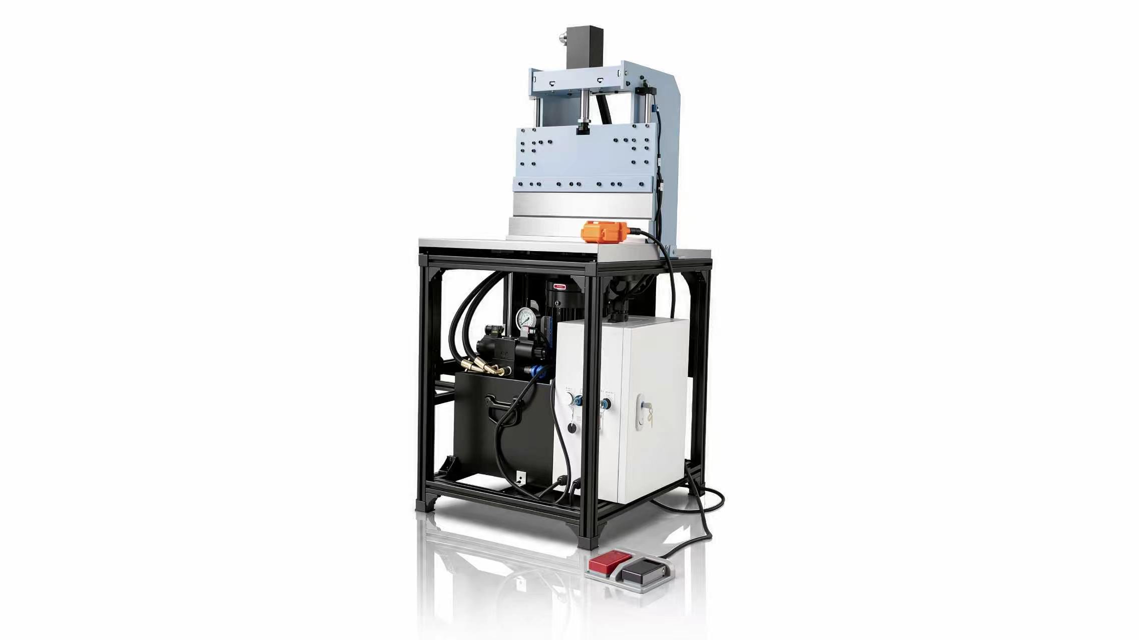 Hydraulic press brake compact