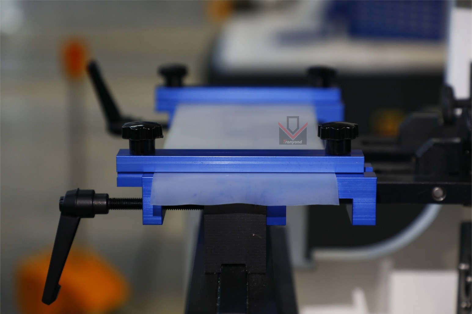 Markfree bending film clamps for press brake,SUPPORTS FOR PROTECTIVE FILM