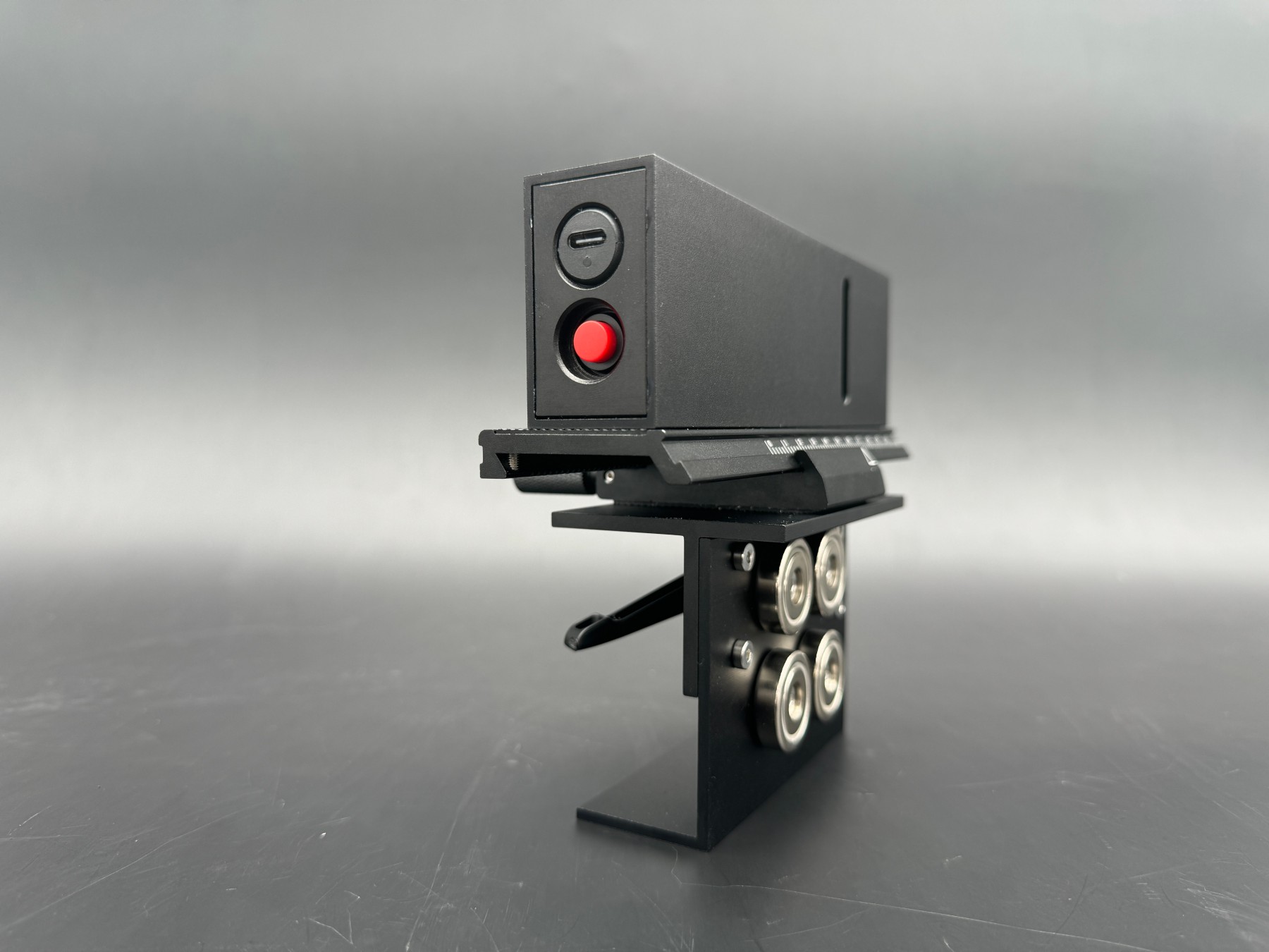 Magnetic laser alignment device for press brake bending